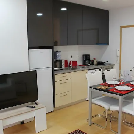 R3 - Lovers - Arco De Almedina Lägenhet